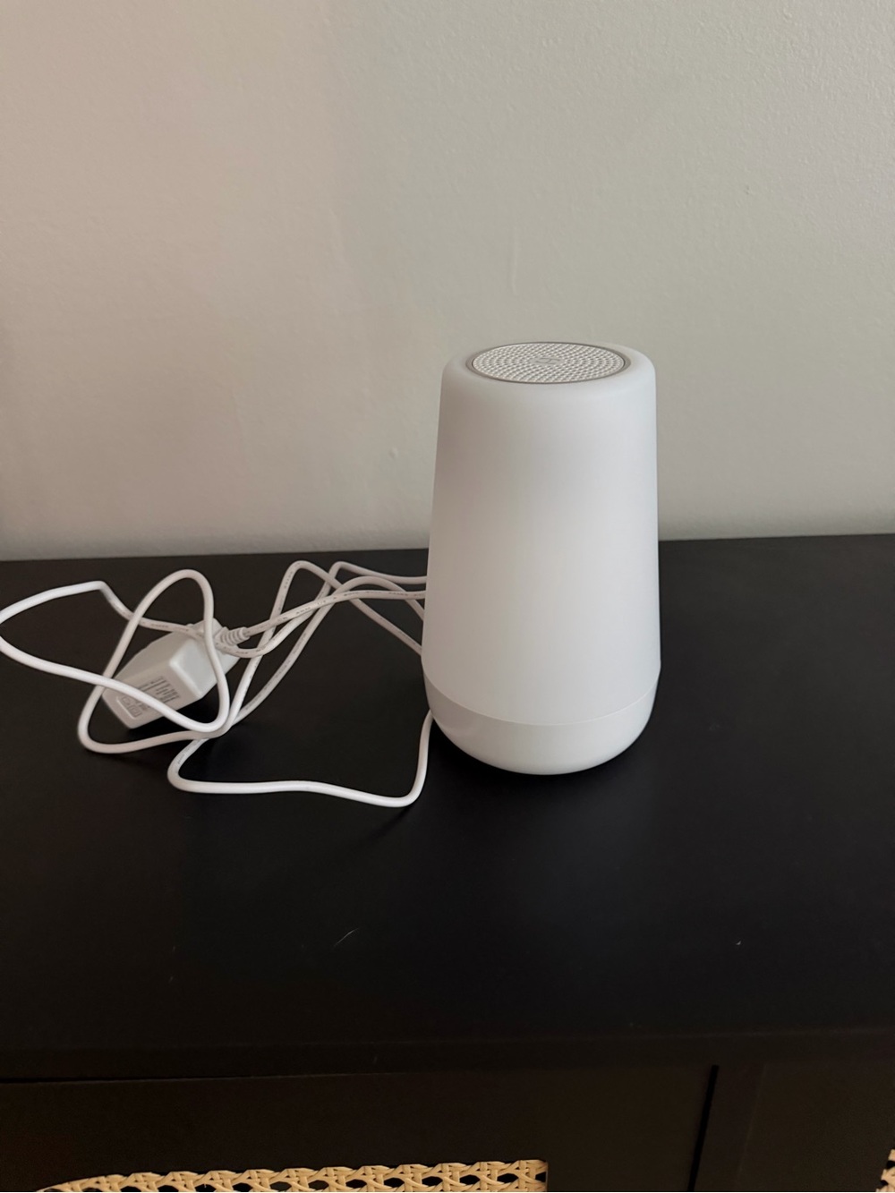 Hatch White Cylindrical Bluetooth Speaker